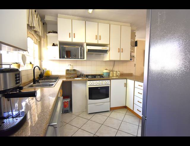 2 BEDROOM SIMPLEX FOR SALE IN NORTHWOLD